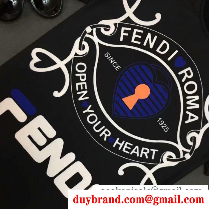 半袖Tシャツ  2019春夏の爽やかトレンド  フェンディ FENDI  トップスからチラ見える安心