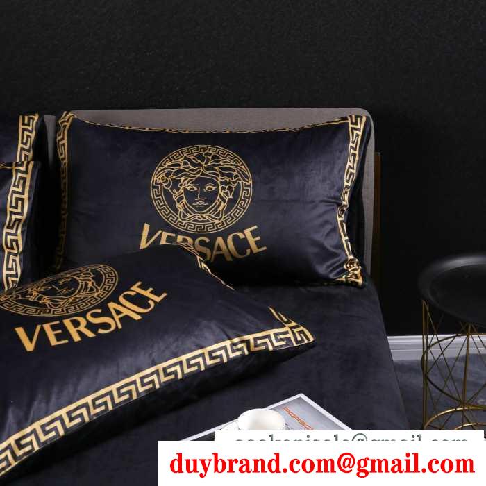 この秋トレンドに合わせる着こなし ヴェルサーチ versace 寝具4点セット 2019年秋冬最新のトレンド