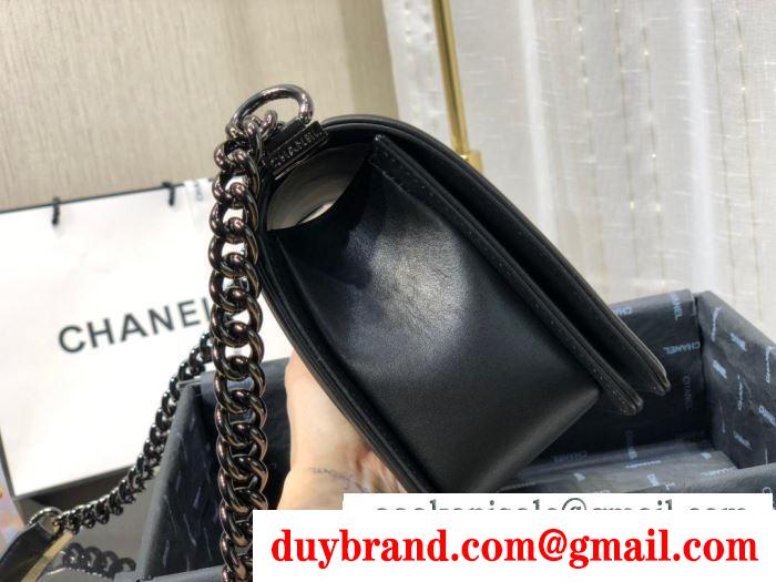 季節感溢れる秋らしいコーデ  chanel 斜め掛けバッグ 3色可選 2019秋冬におすすめ着こなし