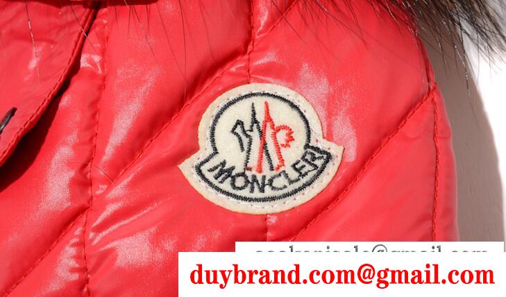 着心地と保温性を兼ね備えたモンクレール 新作 moncler レデイース用の秋冬新作したロングダウンコート