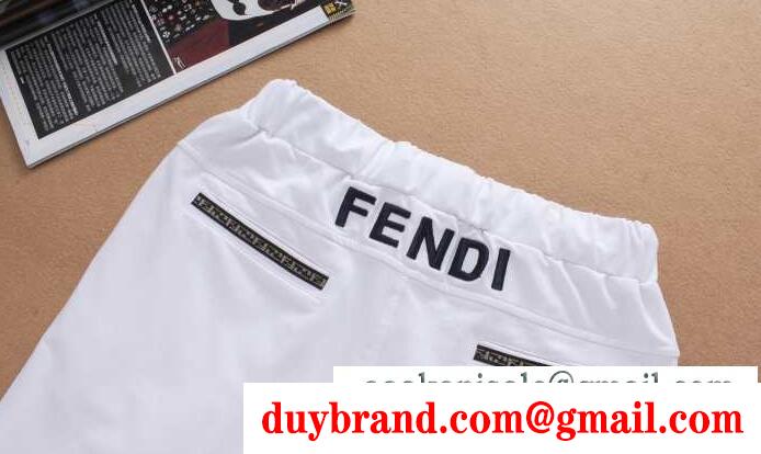 最安値高品質なフェンディ、Fendiの正規品取扱店の白いメンズ半袖Tシャツとショートパンツセット