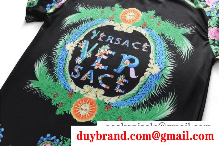 ピュアな印象にVERSACE ヴェルサーチ ｔシャツ コピー 快適 個性派 流行り トップス 人気 メンズ 18夏新款